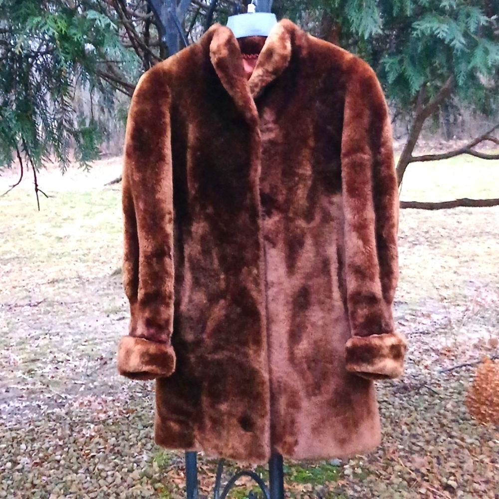 EUC, Vintage Sheered Beaver Fur coat size med/large. LUXURY - Picture 1 of 16